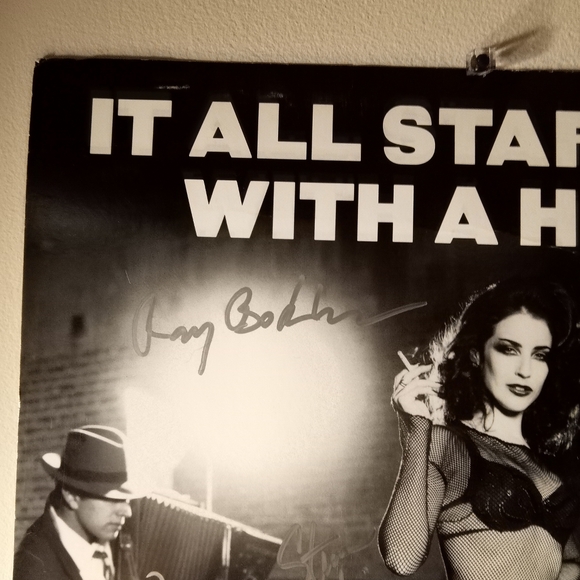 Signed Broadway cast photo Chicago - Picture 2 of 7